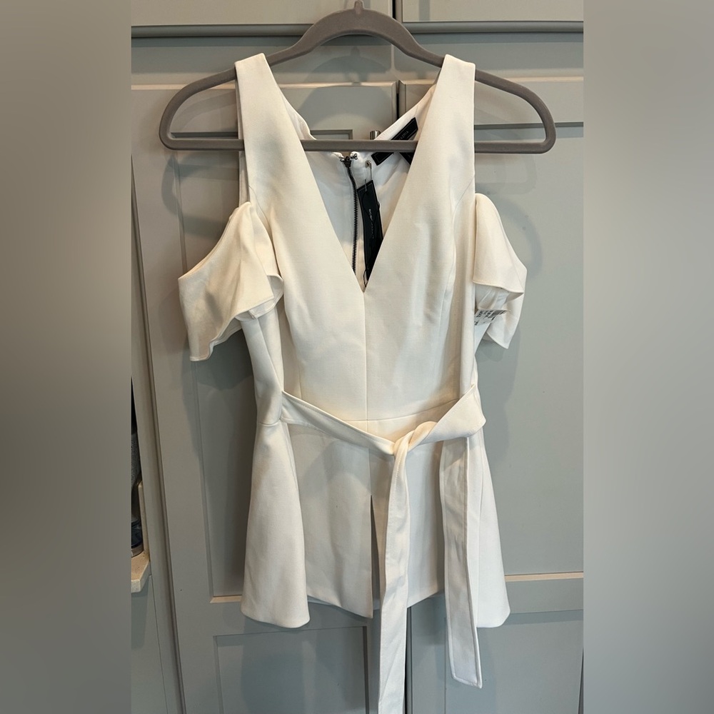 BCBGMaxAzria White Dress with Zipper Detail